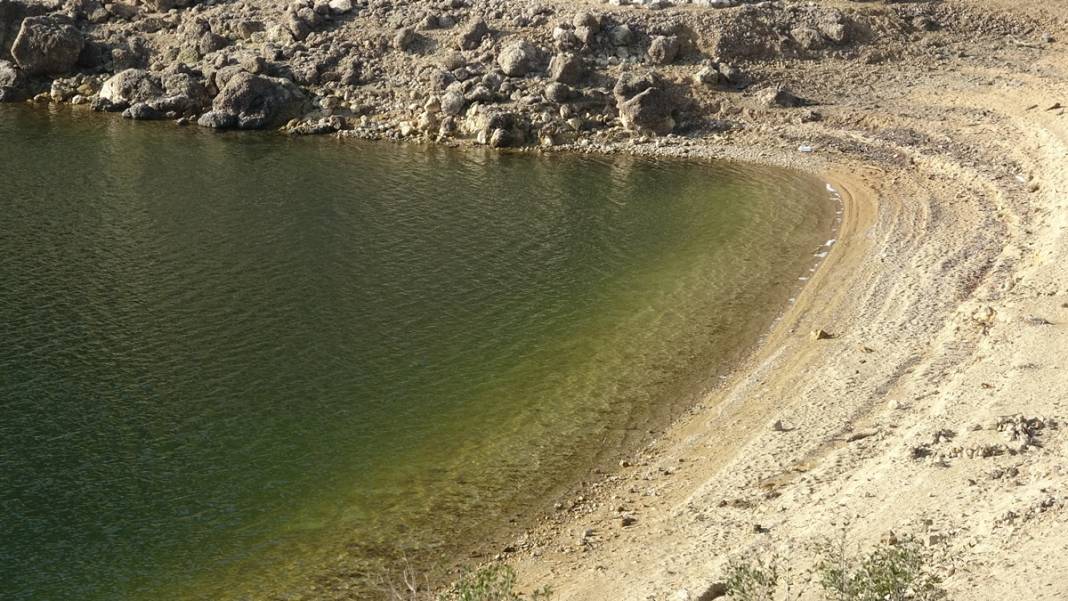 O ilde su yasağı başladı: Ağır cezası var! Barajlar boş kalınca belediye su kullanımına kısıtlama getirdi 17